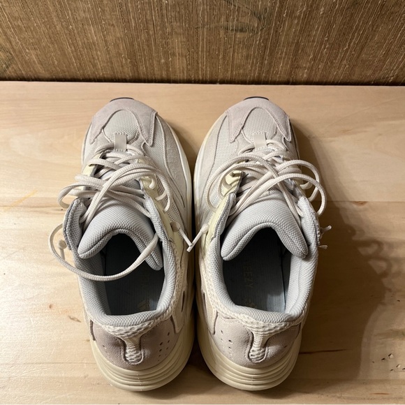 Yeezy boost 700 analog - Picture 4 of 5